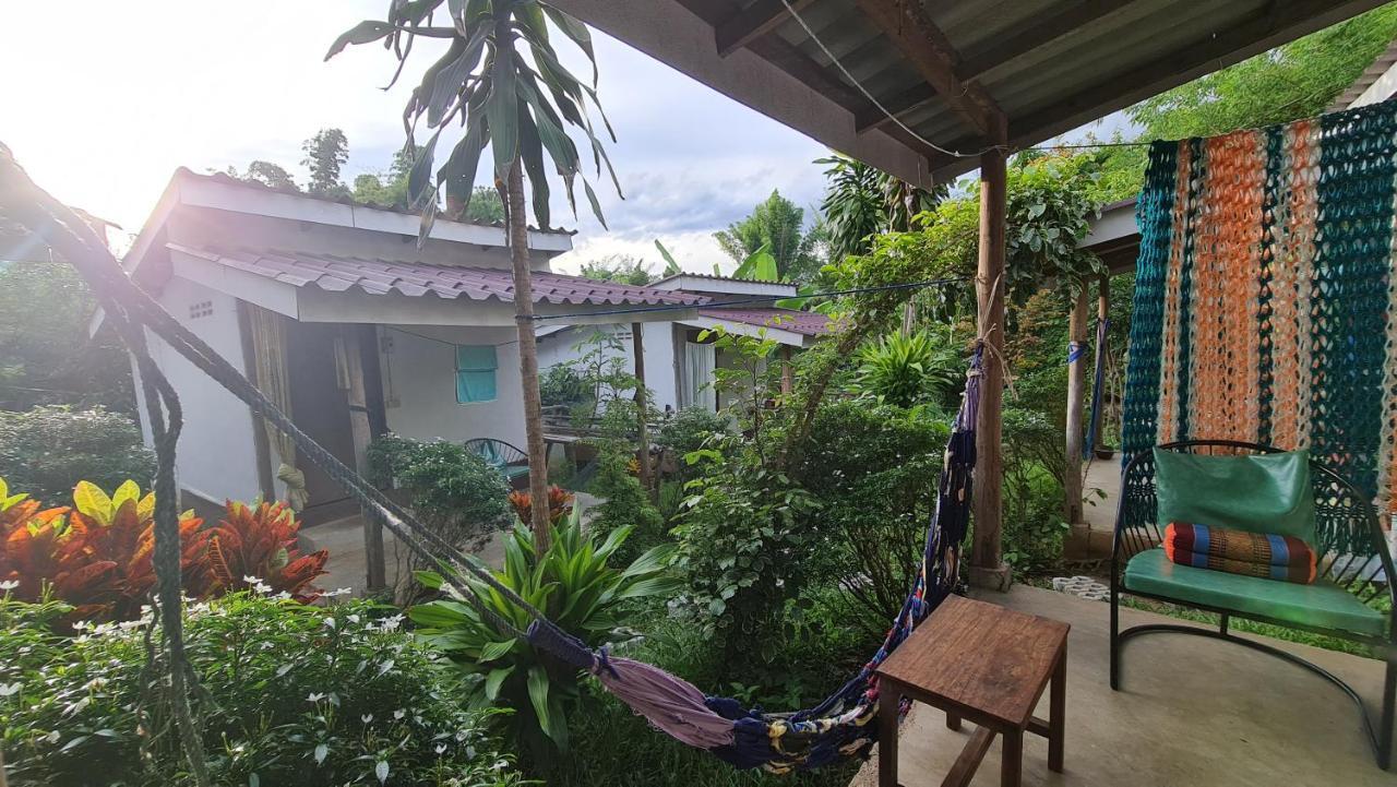 Sun Moon Pai Bungalow Room photo